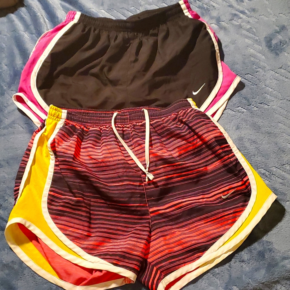 2 NIKE SHORTS SIZE XS FOR WOMEN'S